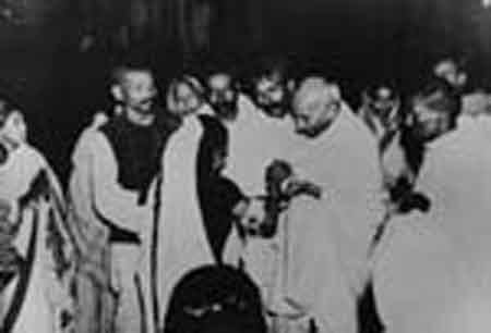 Gandhiji at Mahishadal(Tamluk, Midnapore) 30.12.1945. Gandhiji being welcomed at a women's meeting.jpg